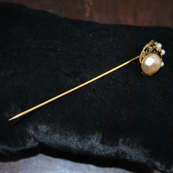 Vintage West Germany Gold-tone Stick Pin with Filigree & Faux Pearls - Picture 5 of 9